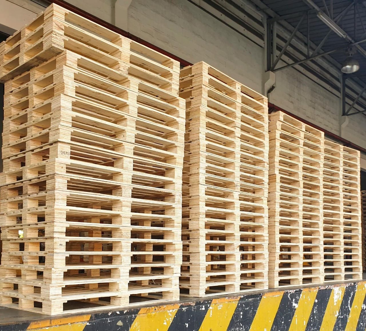 Heavy Duty Wooden Pallets for Sale – ISPM 15 Export Grade - Image 3