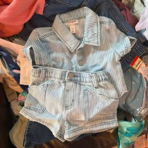 Baby Clothes Pallet