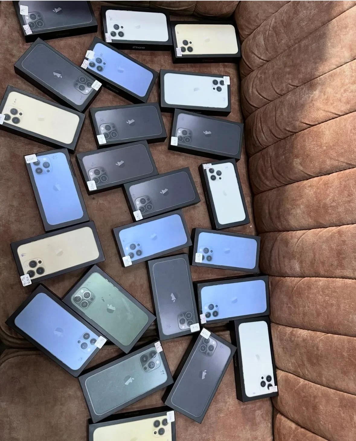iPhones / Apple phones Pallets - Image 3