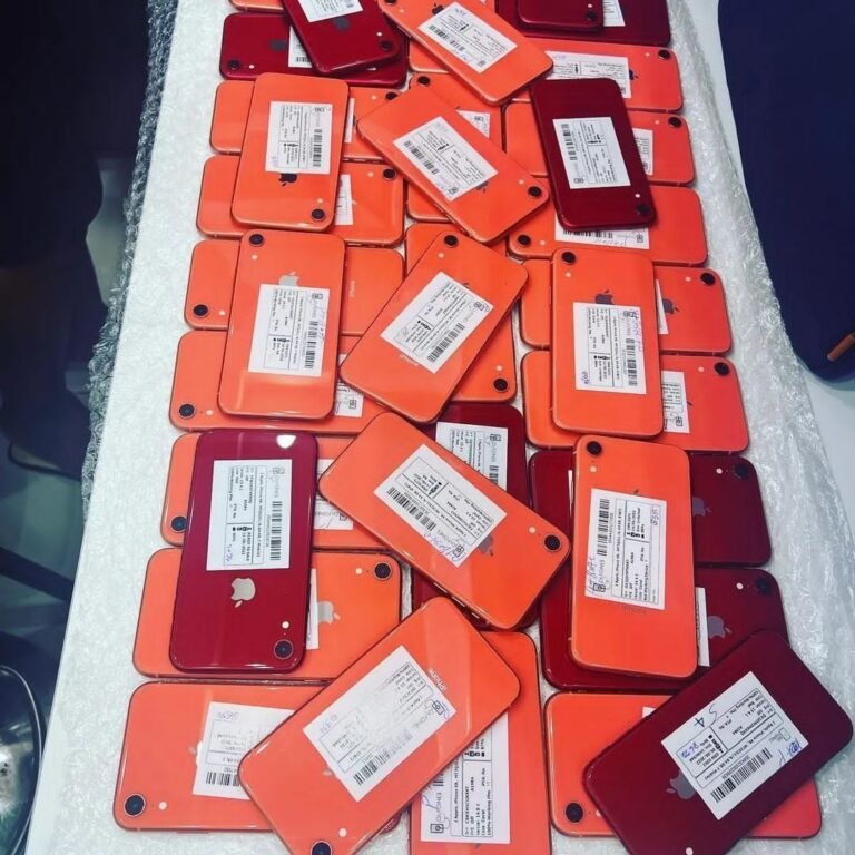 Wholesale Mixed iPhone Pallet (15 Phones) - Image 2